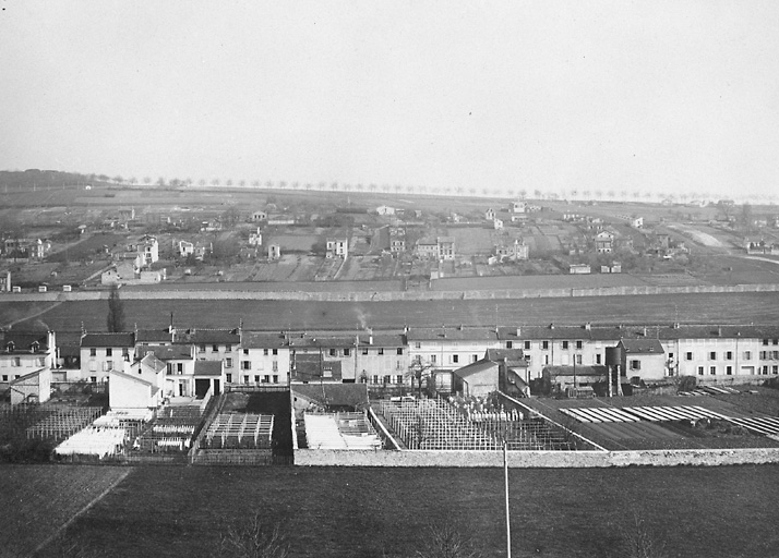 Vue générale de Cachan et de la vallée de la Bièvre prise vers 1905 depuis l'Ecole spéciale des Travaux publics.