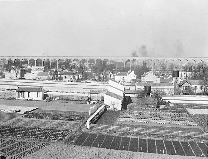 Vue d'ensemble vers 1905 depuis l'Ecole spéciale des Travaux publics. A l'arrière-plan, l'aqueduc d'Arcueil.
