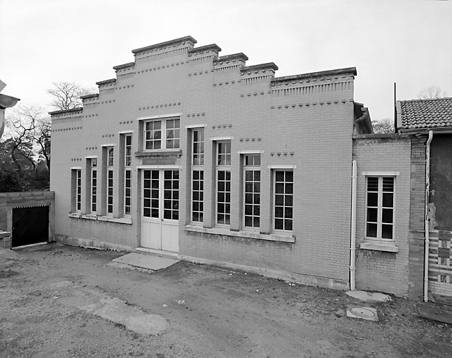 Vue extérieure de la salle de sports.