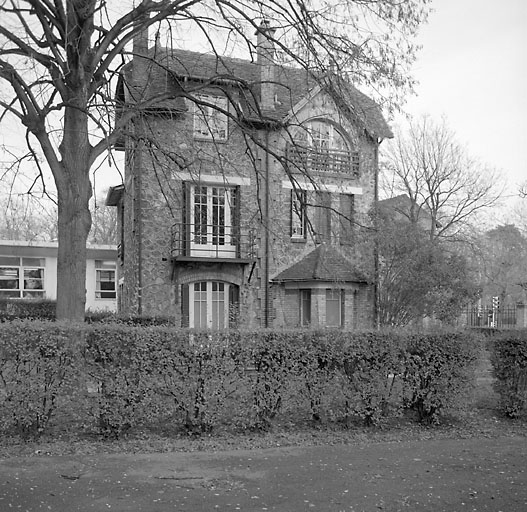 Vue d'un pavillon d'habitation.