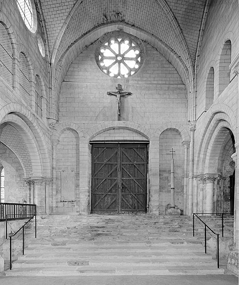 Vue d'ensemble du revers de la façade occidentale.