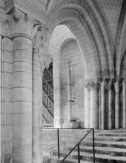 Vue de la première arcade du bas-côté nord.