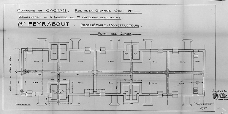 Plan du sous-sol d'une série de dix maisons.