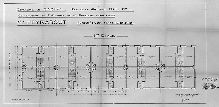 Plan du premier étage d'une série de dix maisons.