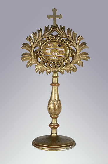 Vue d'ensemble de l'un des deux reliquaires-monstrances des papes : le reliquaire-monstrance de Saint Grégoire.