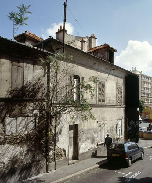 Vue d'ensemble d'une maison, au 13 rue Mériel