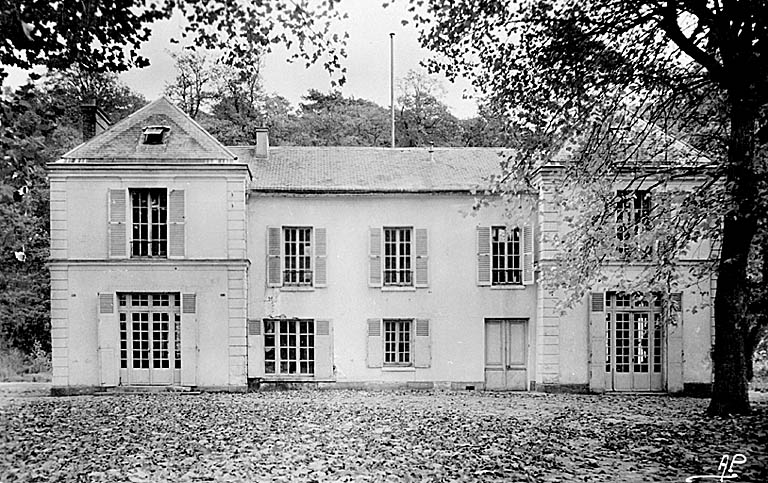 Vue de l'ancien siège social de la communauté des Ancelles de Jésus-Marie.