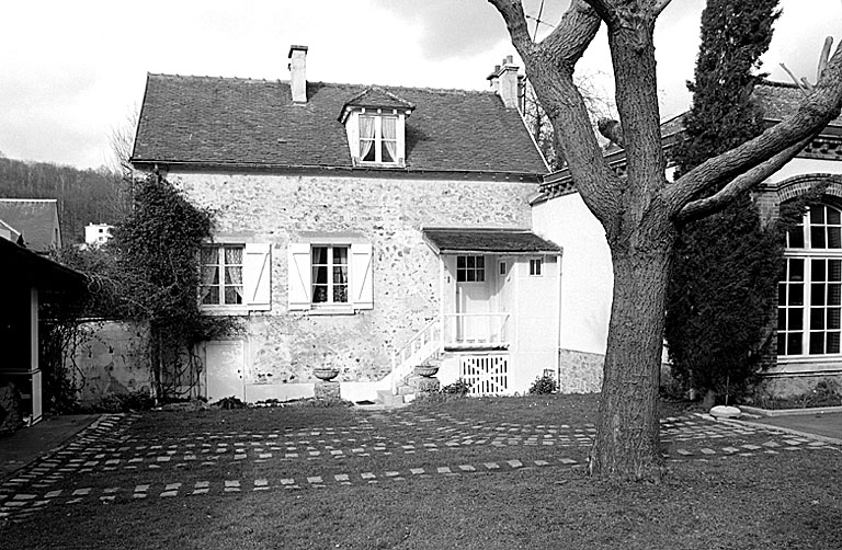 Vue de la maison de jardinier.