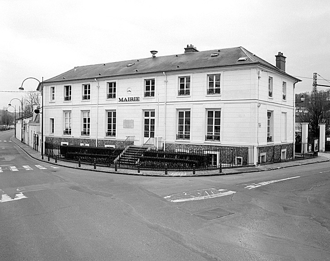 Maison actuellement mairie