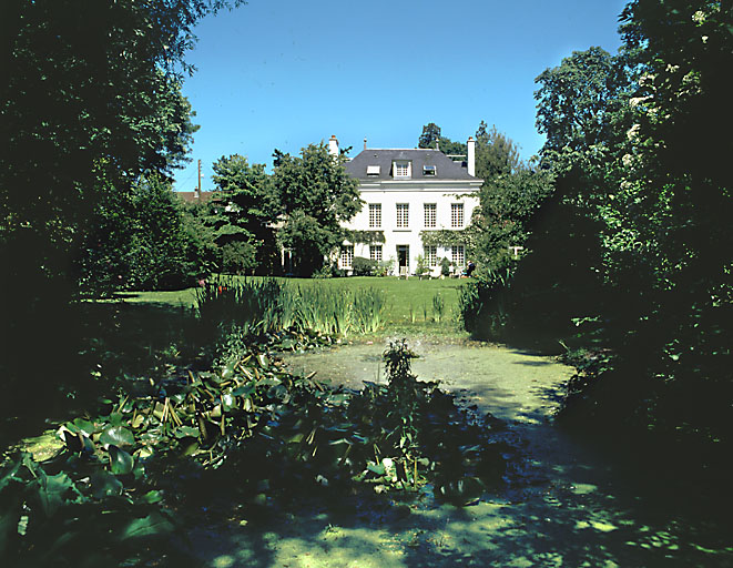 Vue d'ensemble depuis le jardin.