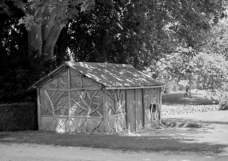 Vue de la remise portant la date 1931.
