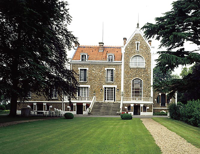 La façade principale.