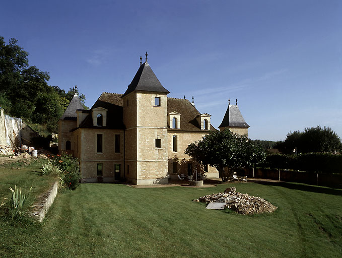 Vue d'ensemble du côté du jardin.