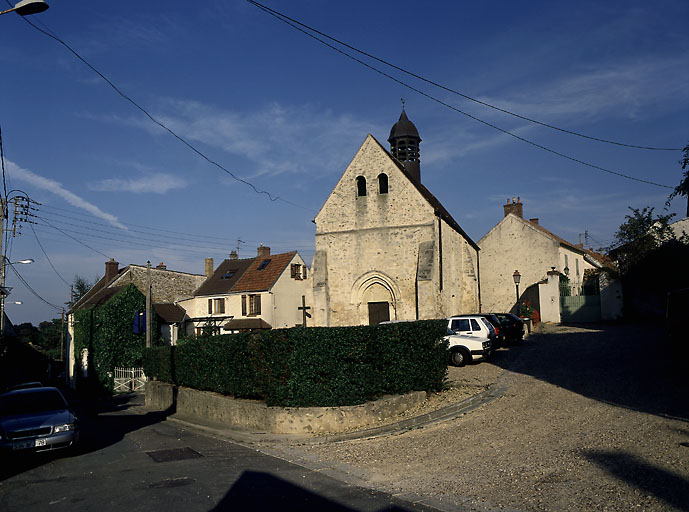 Vue de la façade d'entrée.