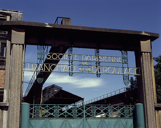 Scierie Cavillet, puis usine de bois de placage Société parisienne de bois tranché et déroulé, puis Société parisienne de tranchage et déroulage, puis société Maréchaux, actuellement entrepôt commercial