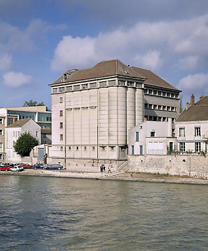 Elévation sud : le front de Seine.