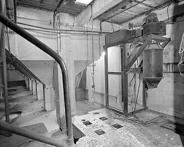 Silos à grains. Trémies en béton armé.