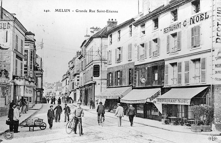 La Grande rue Saint-Etienne, vers 1911.