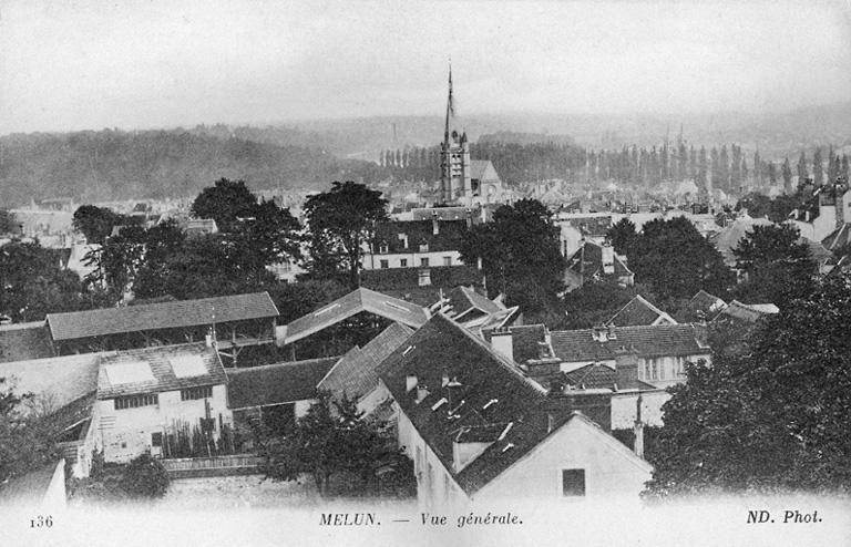 Vue générale de Melun depuis le nord-ouest, vers le début du 20e siècle. Vue comparable à la précédente, mais plus réduite.