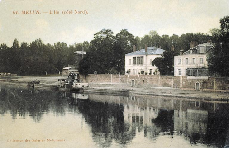 Vue du quai de la reine Blanche,vers le début du 20e siècle. La villa étudiée est au centre, entourée de son jardin.