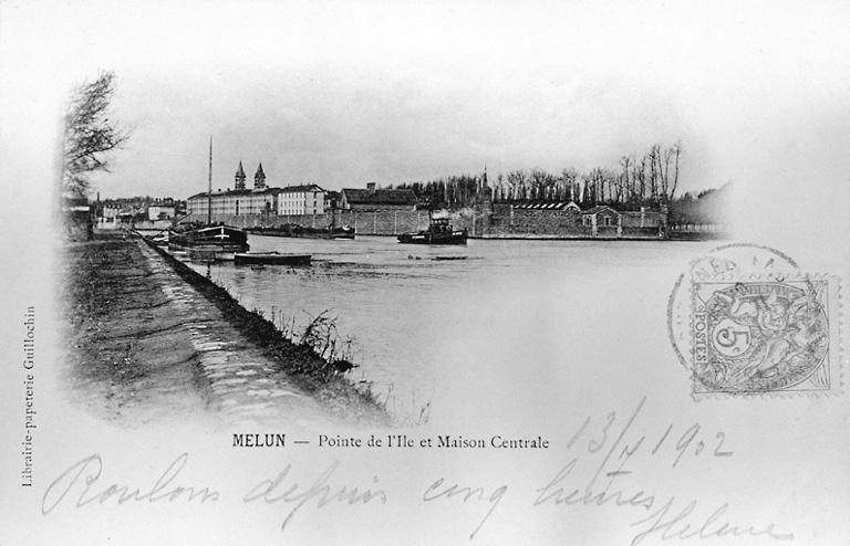 La pointe de l'île Saint-Etienne et la maison centrale, vues depuis le quai Saint-Ambroise, vers 1902.