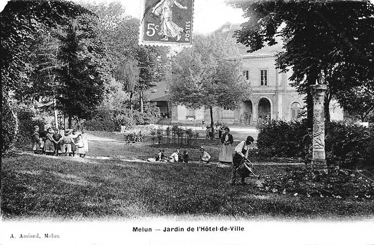 Jardin de l'hôtel de ville, vers le début du 20e siècle.