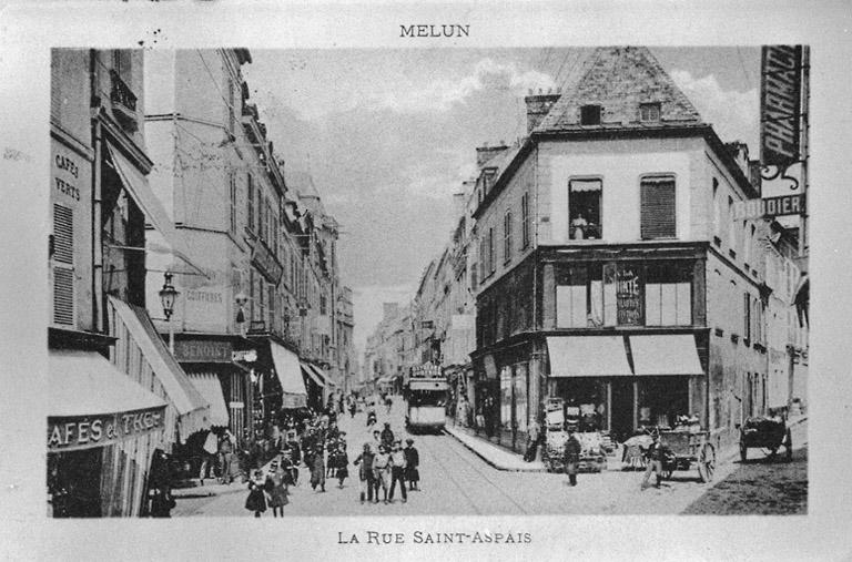 La rue Saint-Aspais vers 1913.