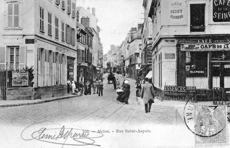 Le début de la rue Saint-Aspais, vers 1910.