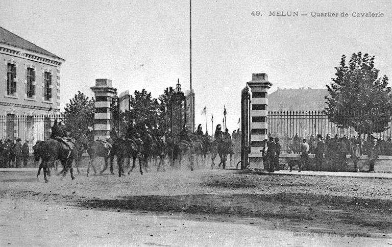 L'entrée du quartier Pajol (cavalerie), 1er quart 20e siècle.