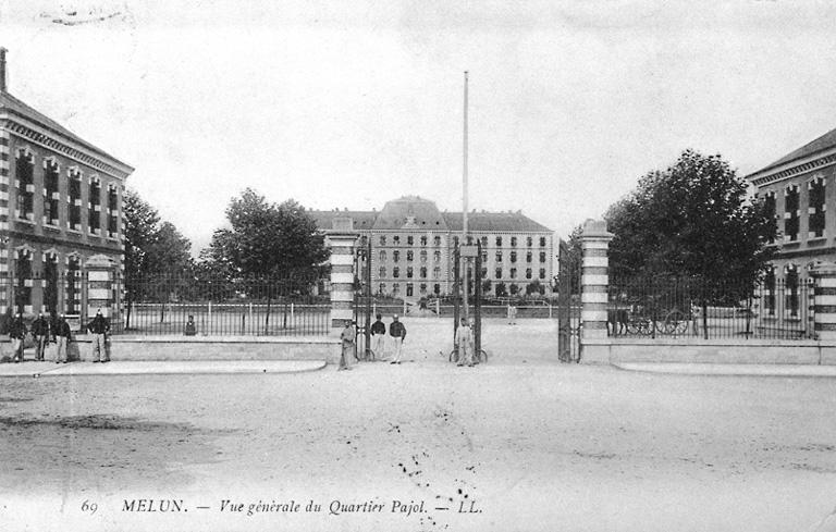 Vue générale du quartier Pajol depuis le portail d'entrée, 1er quart 20e siècle.