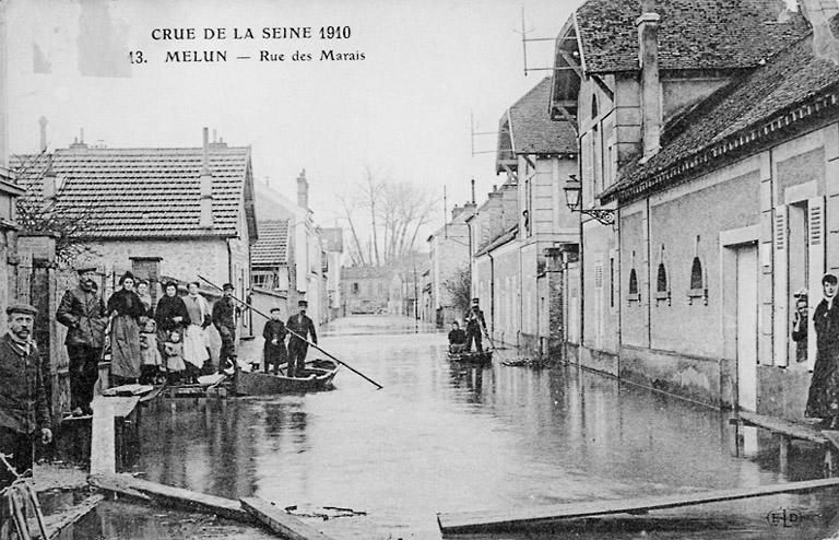 La rue des Marais pendant la crue de 1910.