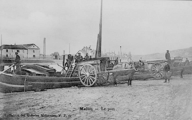 Le port de Melun, vers le début du 20e siècle.