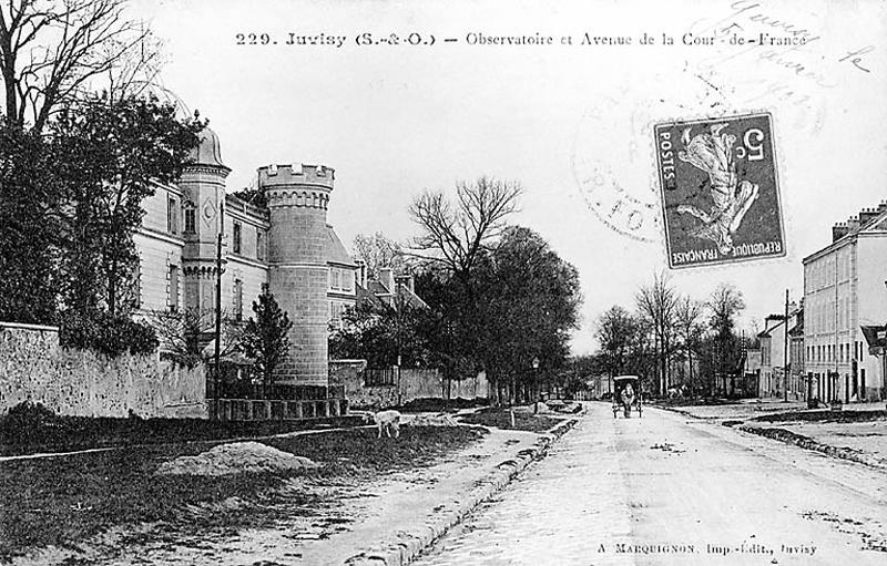 La route nationale 7 aux abords de l'observatoire C. Flammarion.