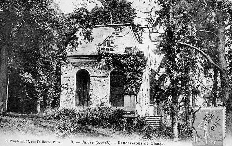 Pavillon du parc ou rendez-vous de chasse : vue générale.