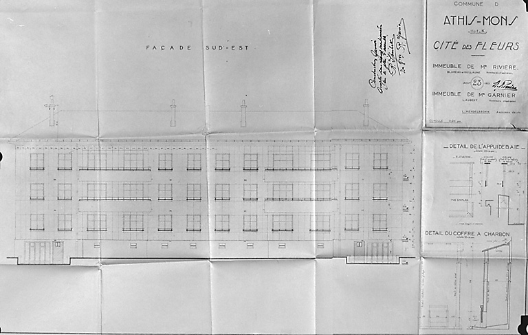 Plan de l'immeuble Rivière et Garnier, dressé par les architectes Mendelssohn, Blareau, Guillaume et Aubert, août 1953 : façade sud-est et détails de l'appui de baie et du coffre à charbon.