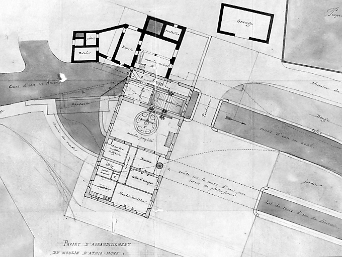'Projet d'agrandissement du moulin', plan dressé par l'architecte Boivin, Auxerre, 8 juillet 1854. 'A : vanne de fond. B : ancien moulin à approprier en logement. C : emplacement du cours de la vanne de décharge. D : vanne de la roue hydraulique. E : déversoir à démolir. F : tournant à 6 paires de meules. G : lunette ménagée dans la voûte pour monter les sacs des bateaux. L : plateforme d'arrivée des voitures pour le chargement et le déchargement. M : herse placée en avant de la roue hydraulique. K : dégagement pour l'entrée de la cuisine. Nota : les lignes ponctuées indiquent les traces des constructions à démolir et des parties du lit du cours d'eau qui sont à rectifier'.