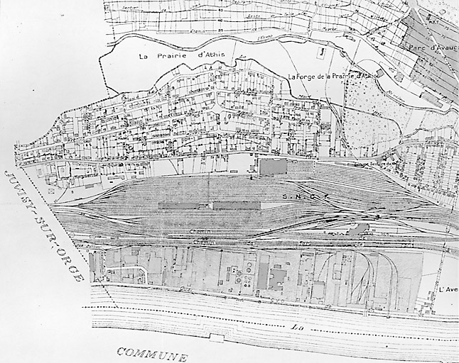 'Ville d'Athis-Mons : état actuel. Fond de plan topographique dressé et dessiné en 1944 par Bermond, géomètre expert à Savigny-sur-Orge' : secteur du Val.