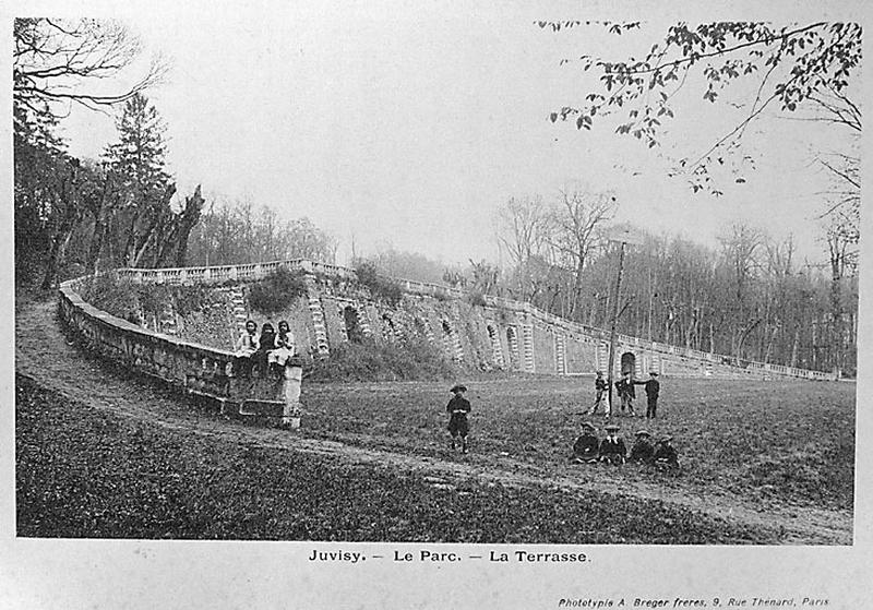 La terrasse du parc du château.