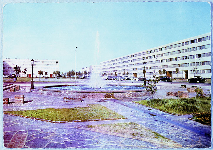 La place des Quatre Voyes, rebaptisée Mendès-France en 1982.