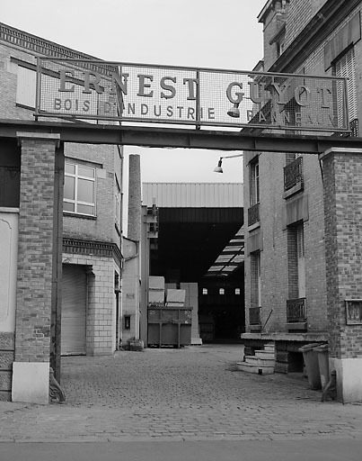 Entrée du 89, rue Marceau