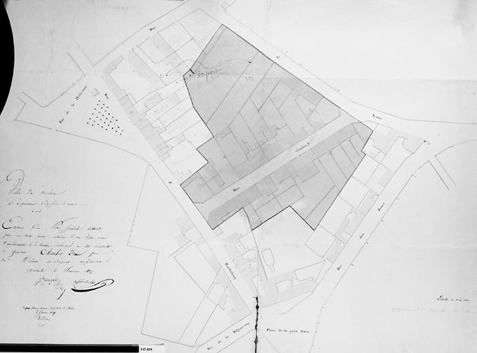 Extrait du plan général indiquant par une teinte grise entourée d'une ligne noire l'emplacement du terrain sur lequel a été construit le quartier Charles X par Mrs Solente et Dupont, architectes.