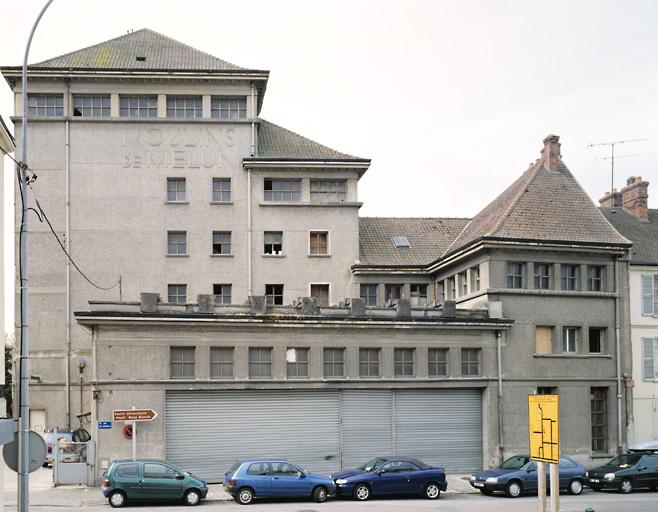 Elévation nord : façade de la minoterie, sur la rue du Château.