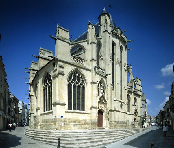 Vue extérieure, depuis le sud-est : le chevet, donnant sur la rue Saint-Aspais.