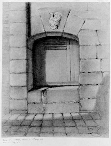 Baie ornée d'un oiseau sculpté sur une maison de la rue Vaugrain (toujours existante, voir Fig. 20-21 du même dossier).