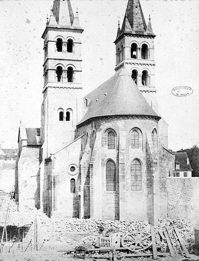 Le chevet de l'église Notre-Dame à Melun.