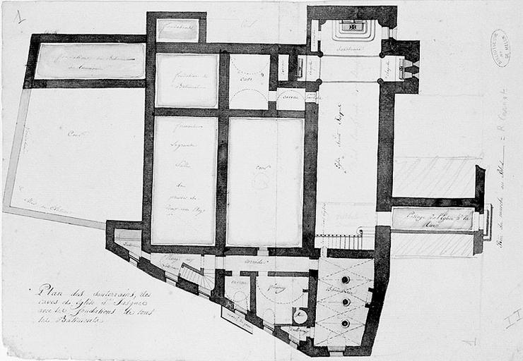 'Plan de la maison Saint-Jacques de Melun, tel qu'elle étoit au moment de la suppression de la maison d'arrest, avec les changements que l'on se proposoit d'y faire pour y rétablir l'hospice et l'augmenter. Levé et dessiné par nous architecte expert à Melun, par ordre de la Municipalité des 14 au 18 fructidor de l'an 3 de la République française'. Plan des caves et des fondations.