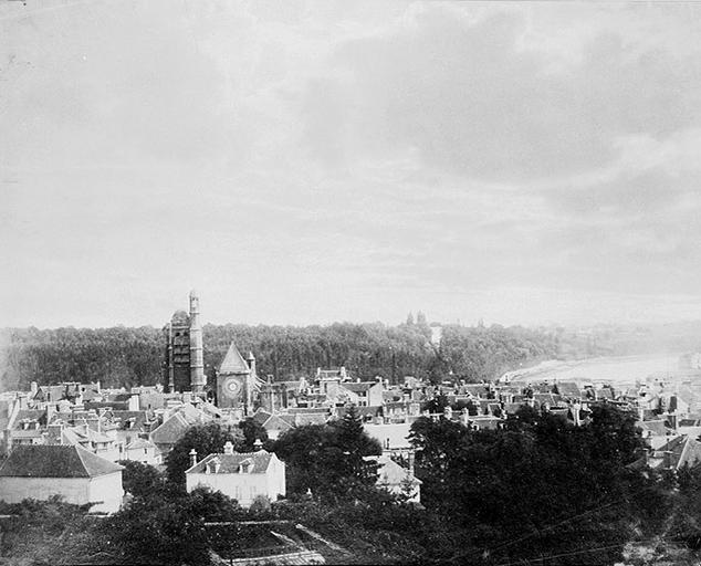 Vue des toits du quartier Saint-Aspais.