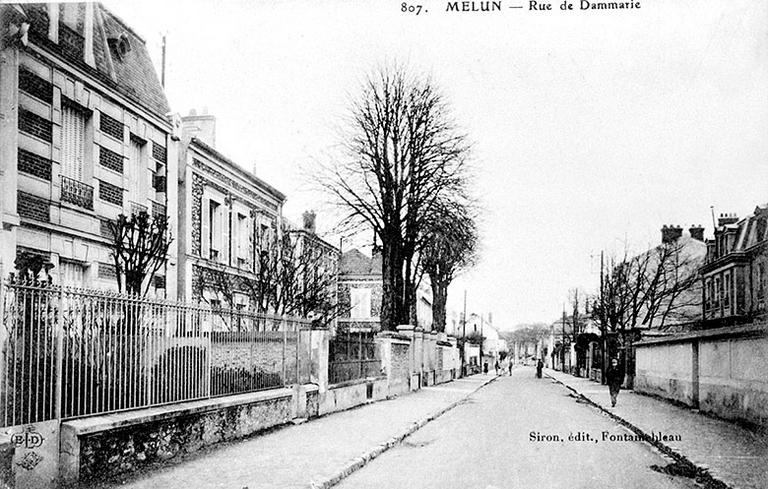 La rue de Dammarie, vers le début du 20e siècle.