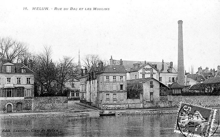 'Rue du Bac et les Moulins' : vue d'ensemble de la minoterie depuis le sud-ouest, vers 1912.