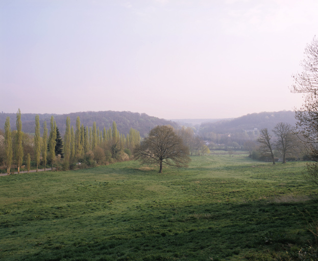Vue du Petit-Jouy depuis la route montant aux Loges.